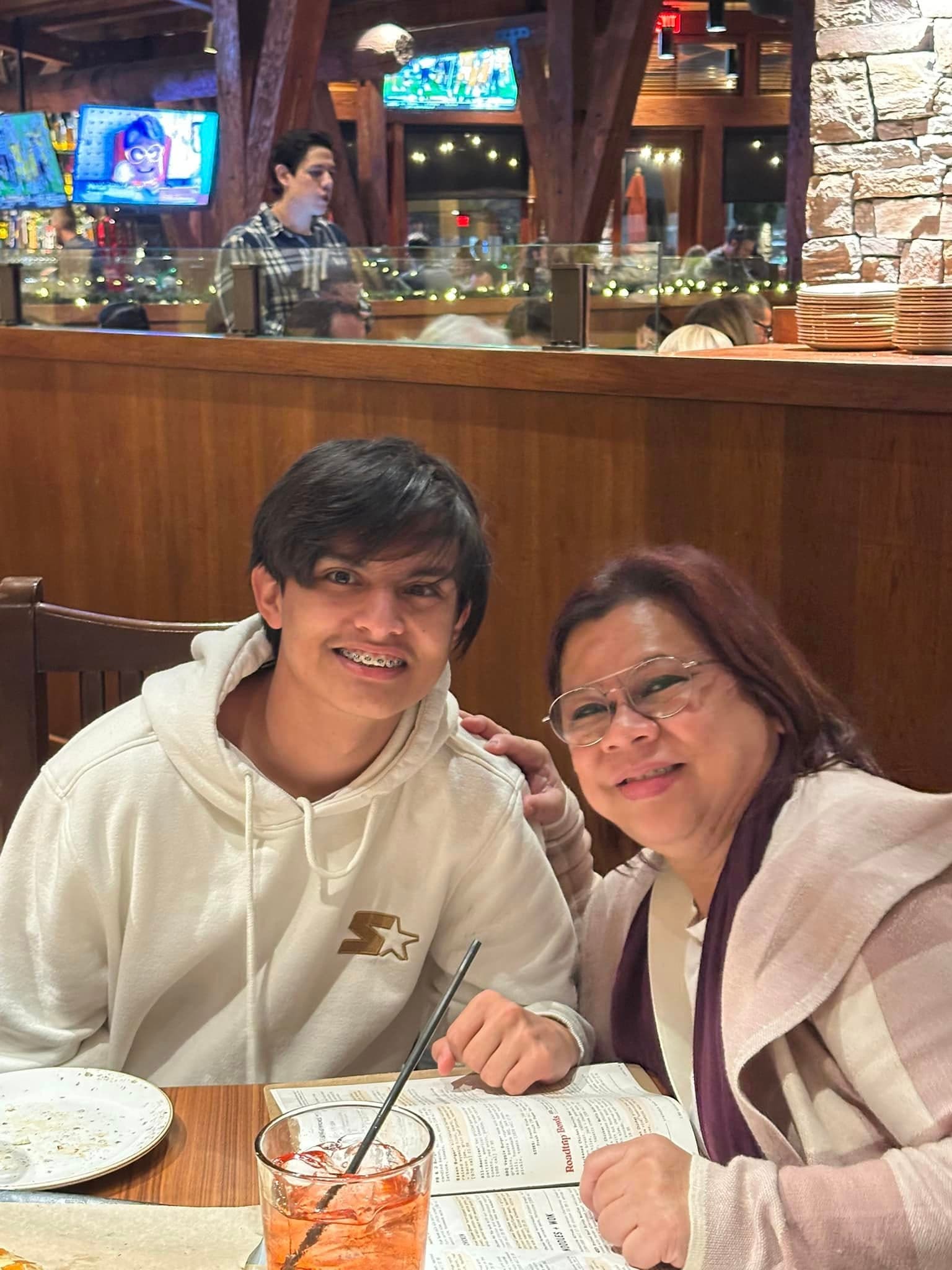 Christmas Dinner at Lazy Dog Photo 14