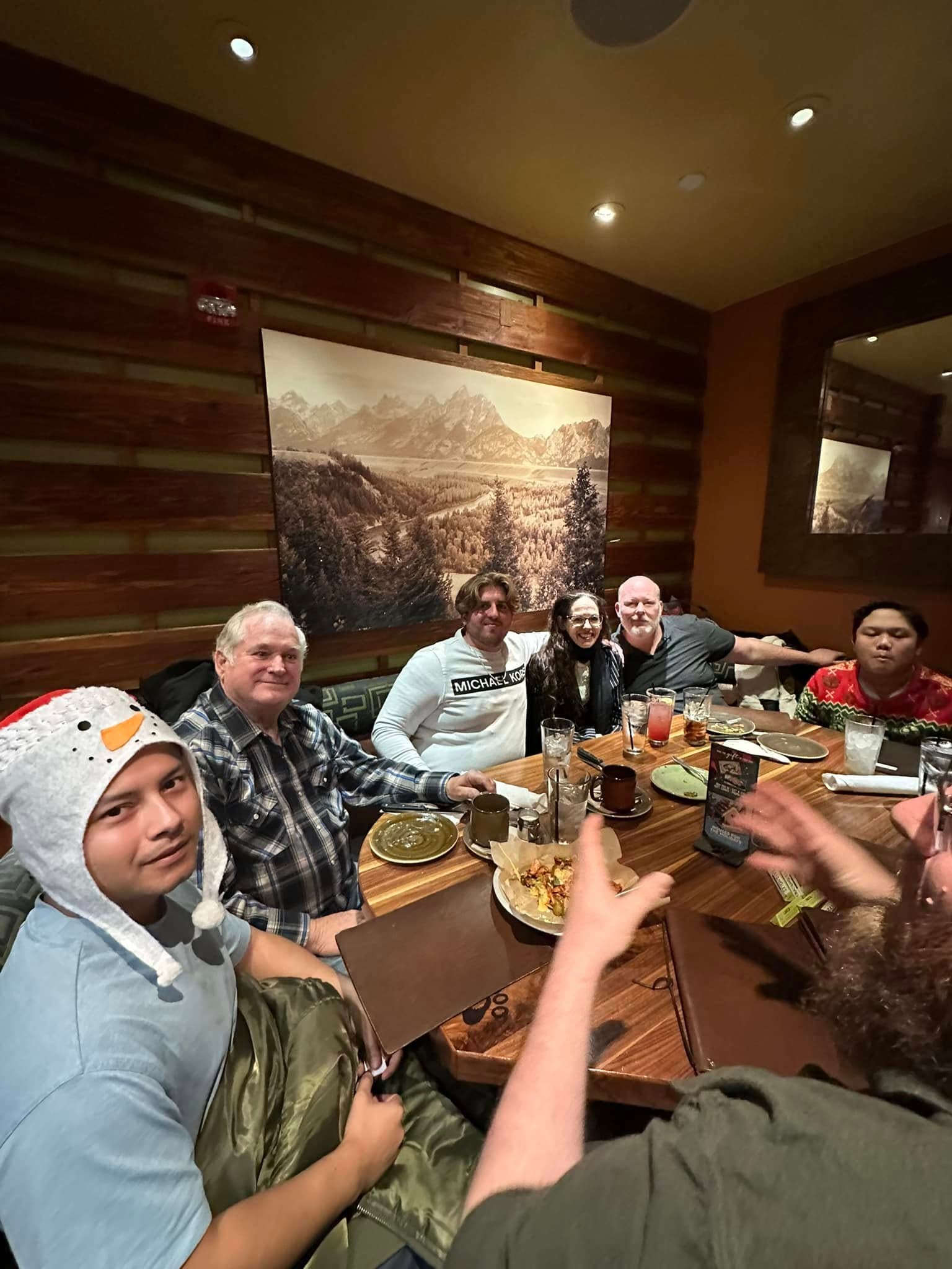 Christmas Dinner at Lazy Dog Photo 15