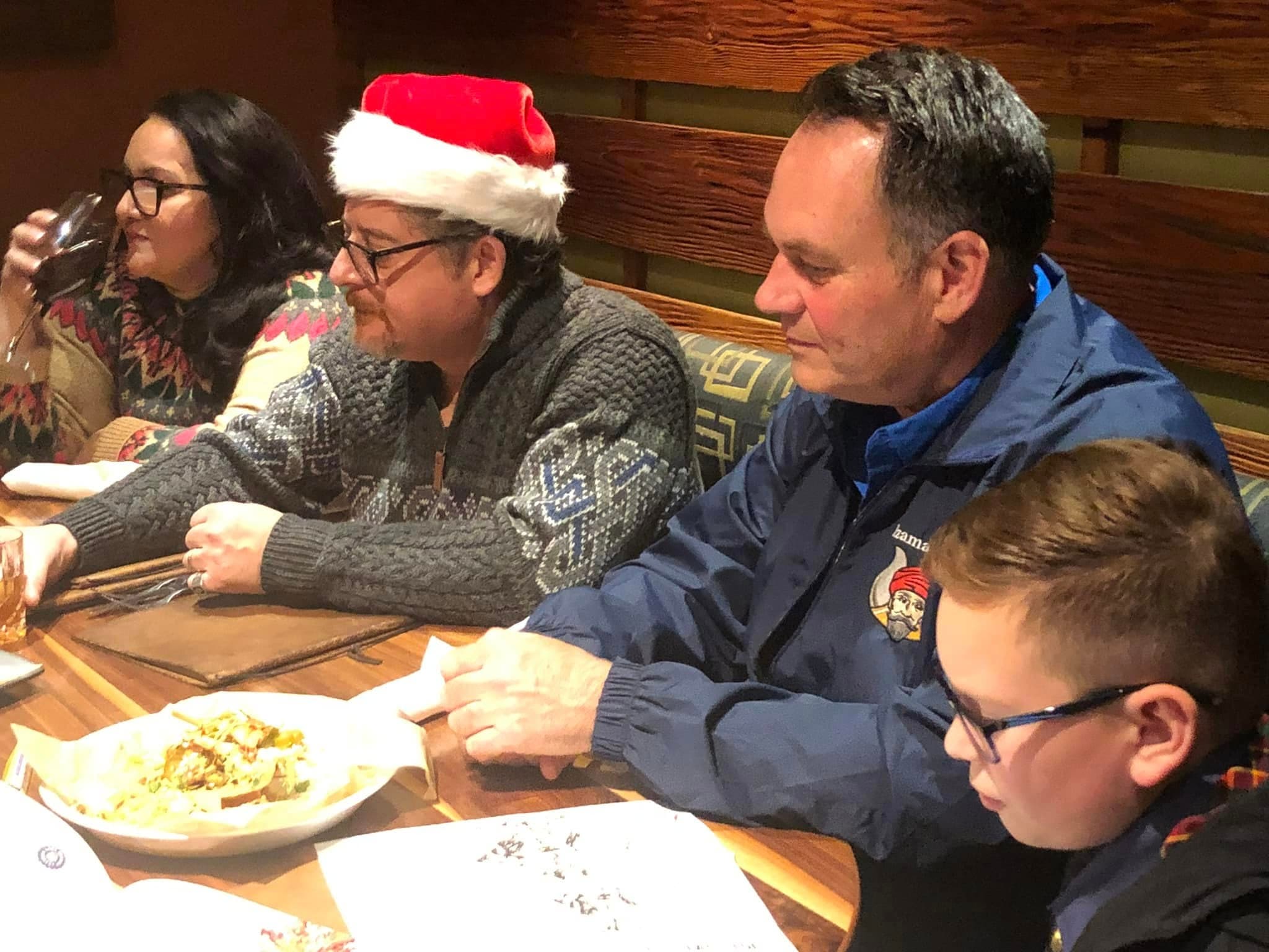 Christmas Dinner at Lazy Dog Photo 21
