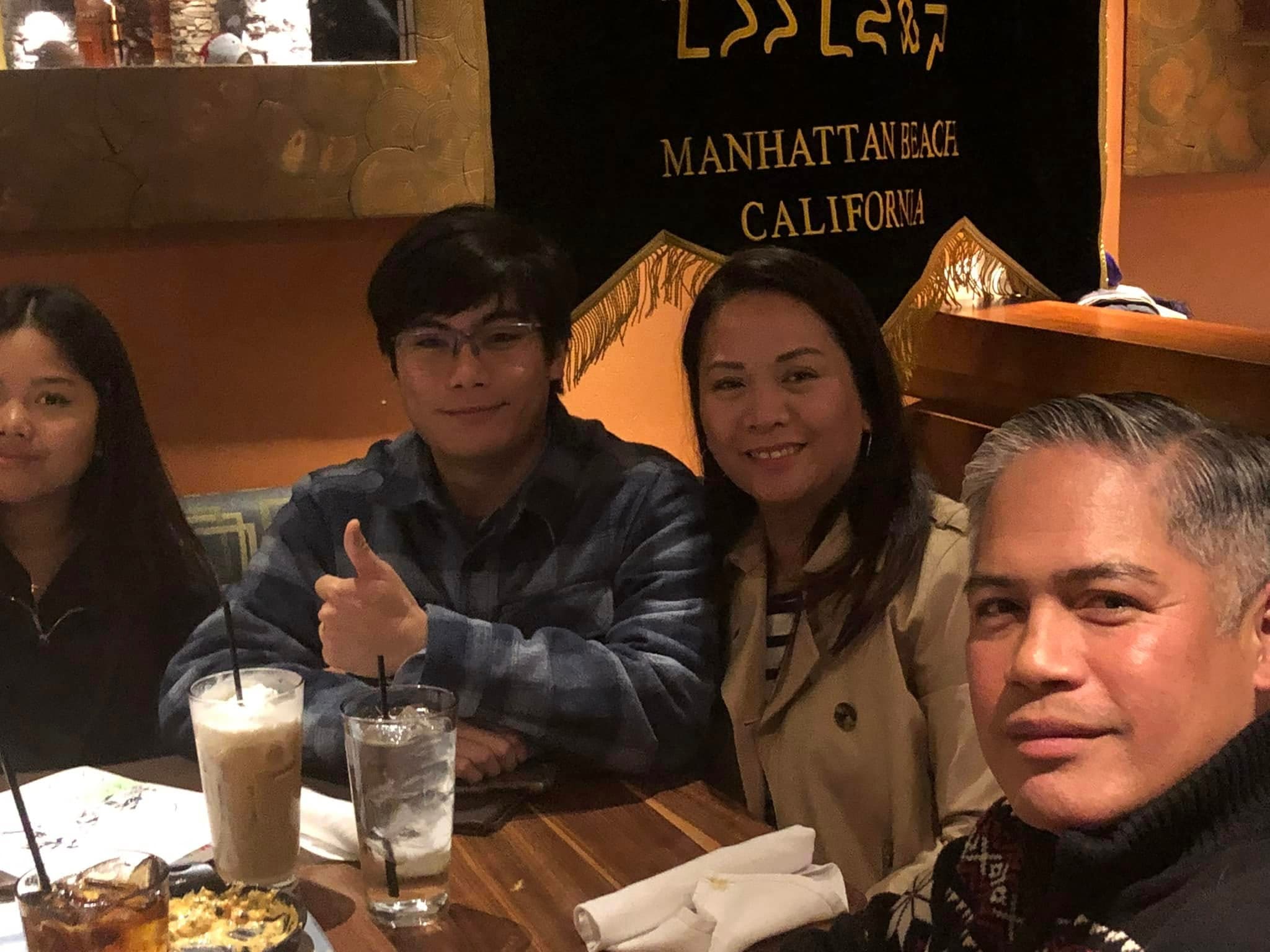 Christmas Dinner at Lazy Dog Photo 27