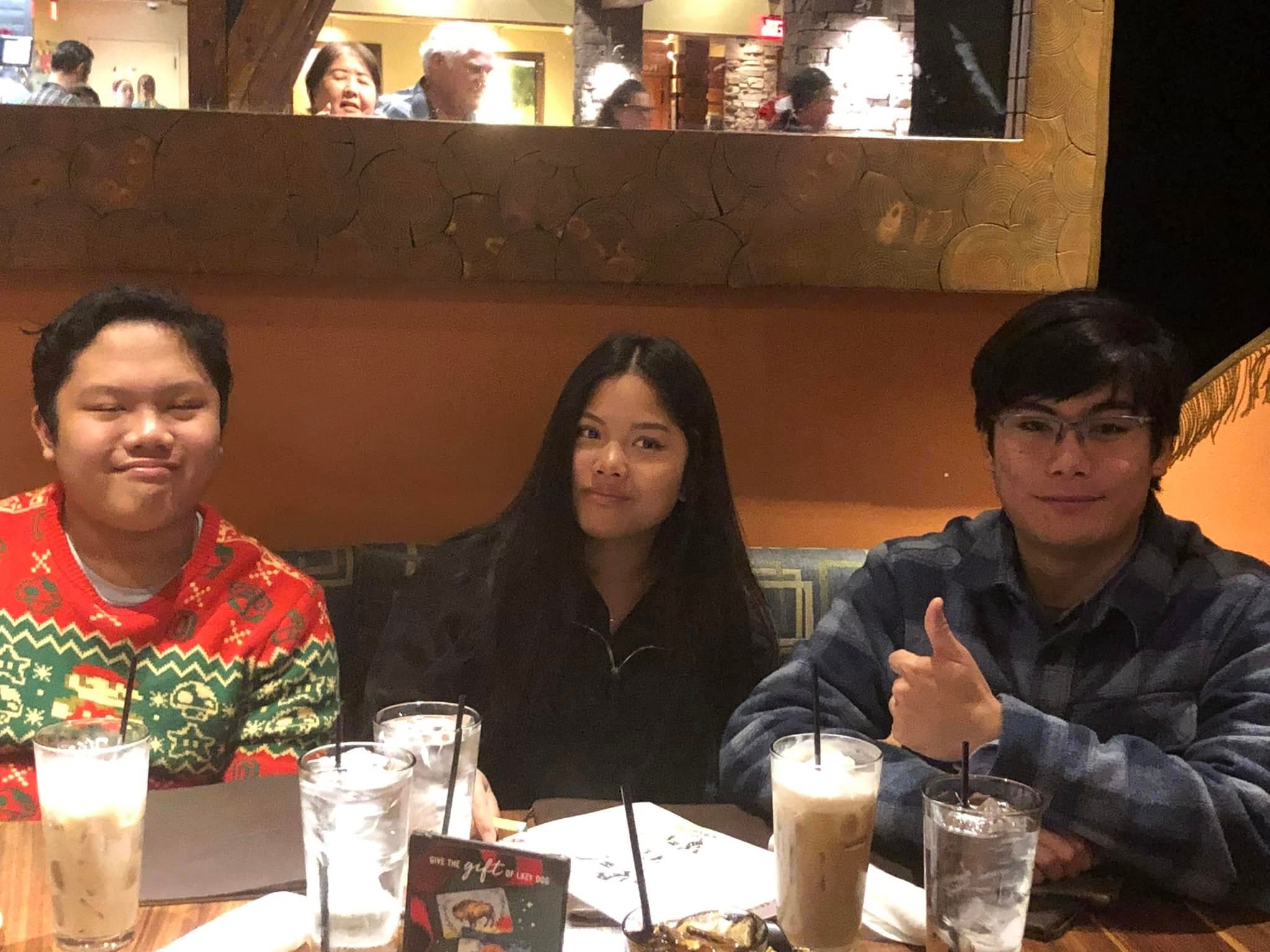 Christmas Dinner at Lazy Dog Photo 28