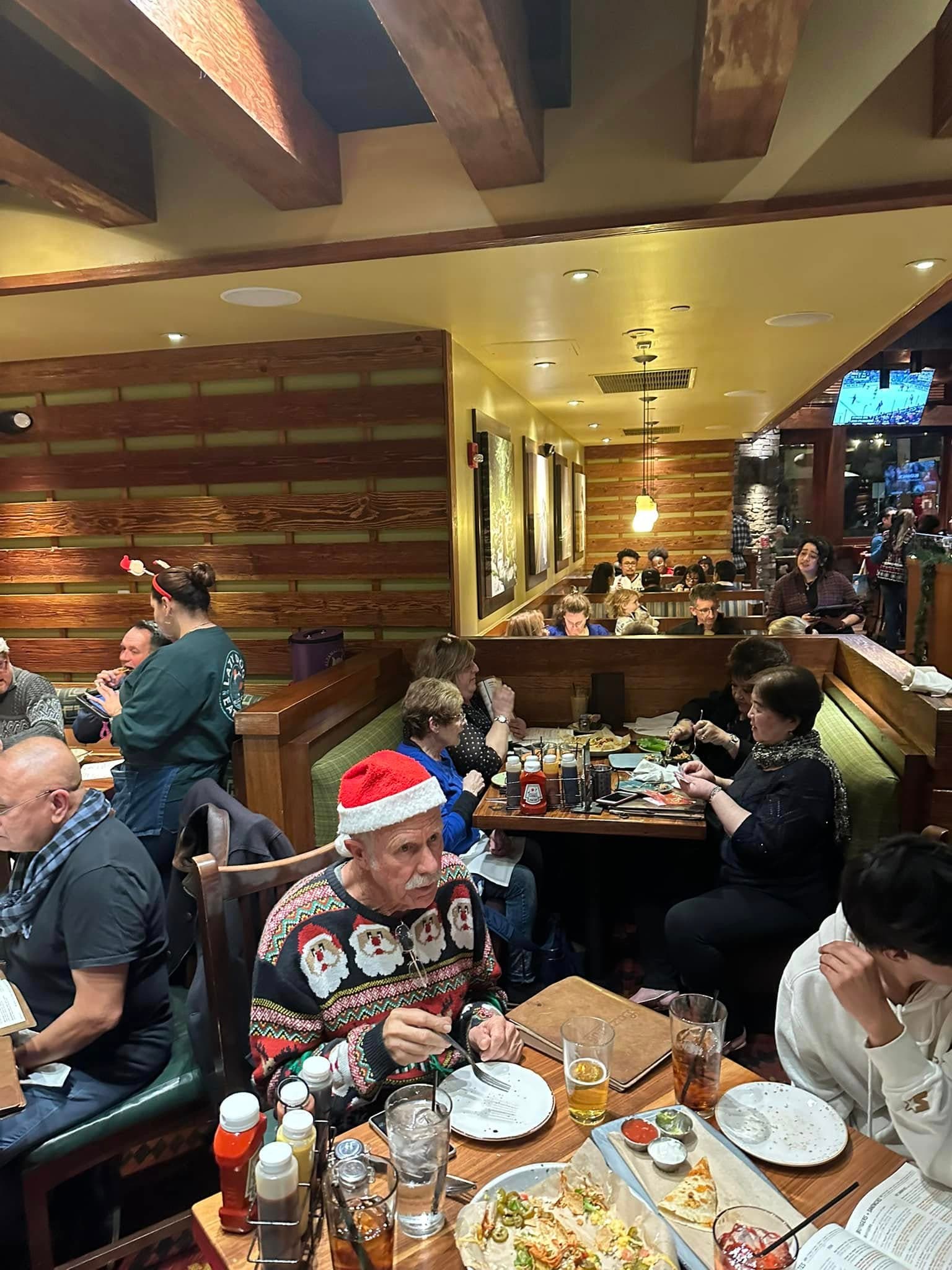 Christmas Dinner at Lazy Dog Photo 7