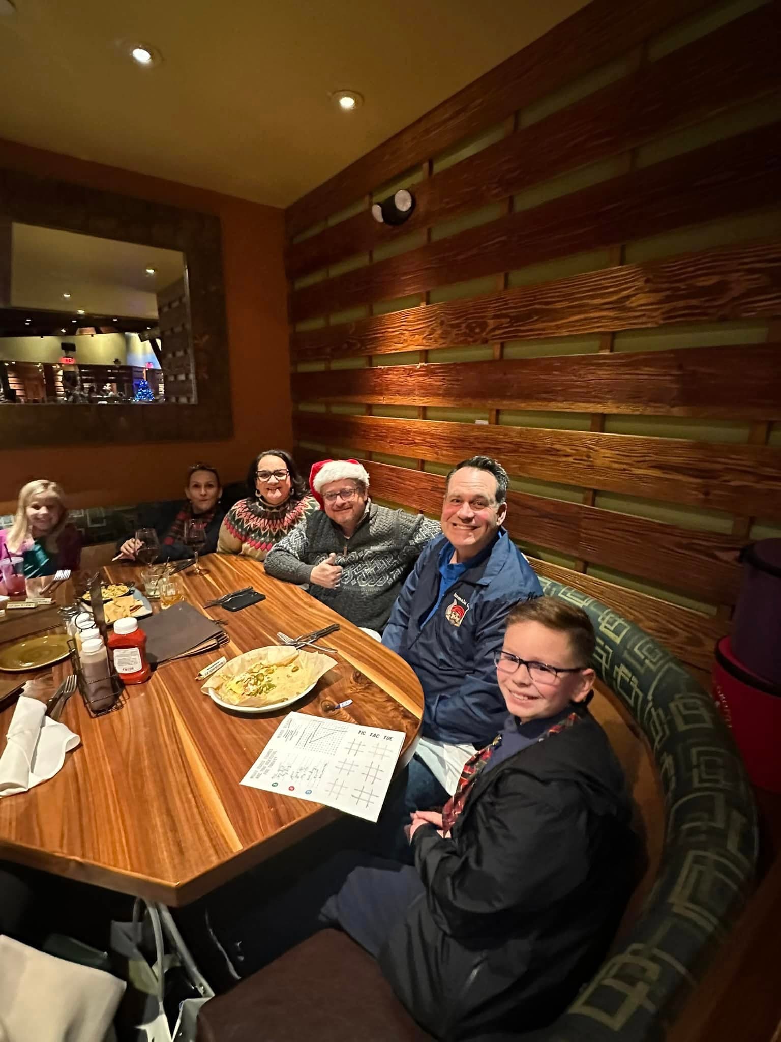 Christmas Dinner at Lazy Dog Photo 9
