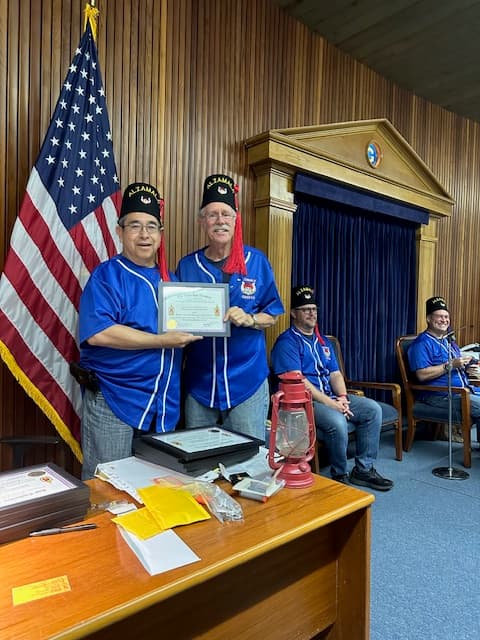 Lantern Pin Presentation Photo 1